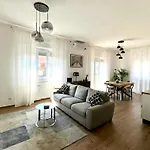 Rome With Friends - 2 Bedrooms And Amazing Living Room